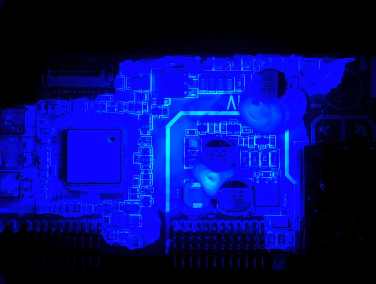 这是DCP48350-2​光源恒流控制器在胶水检测中的场景图